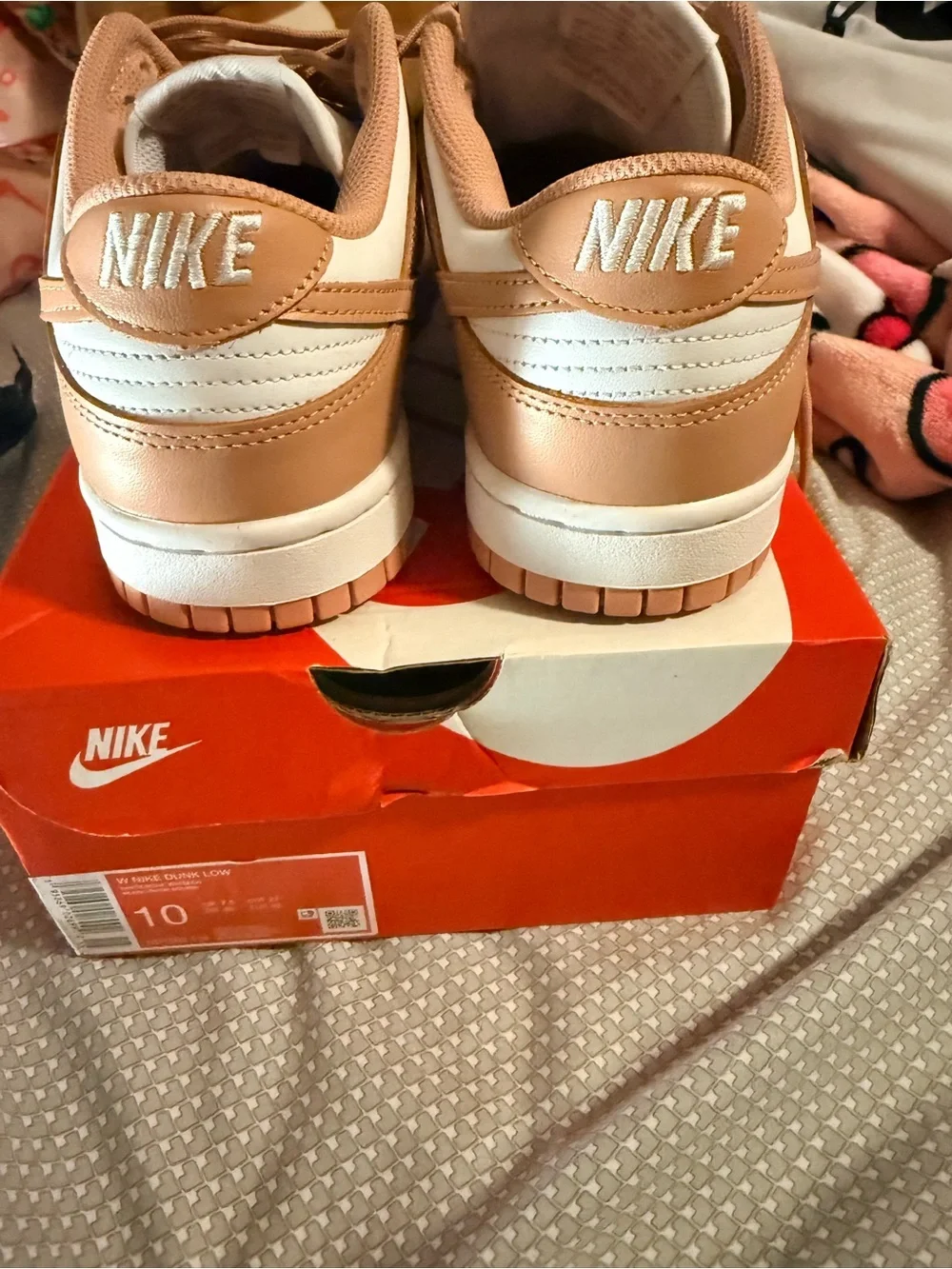 Nike Dunk low in color Rose Whisper